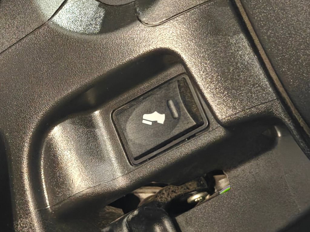 Used 2024 RAM 2500 Laramie image 14