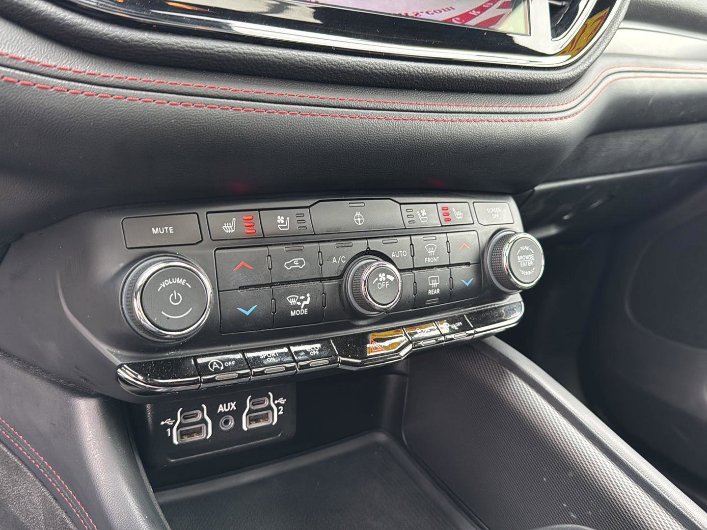 Used 2023 Dodge Durango GT image 23