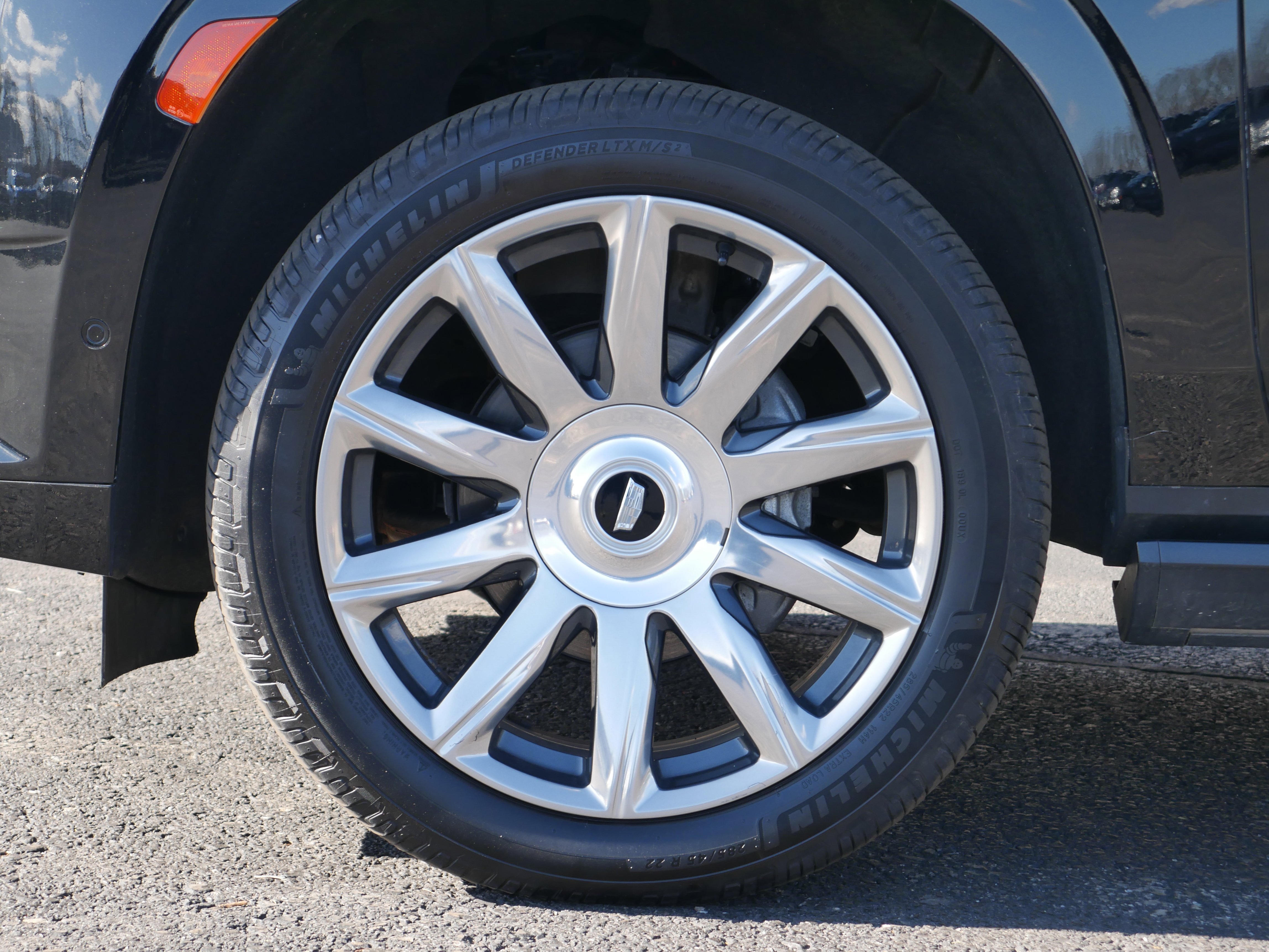 Used 2021 Cadillac Escalade Premium Luxury Platinum w/ Heavy-Duty Trailer Package image 14