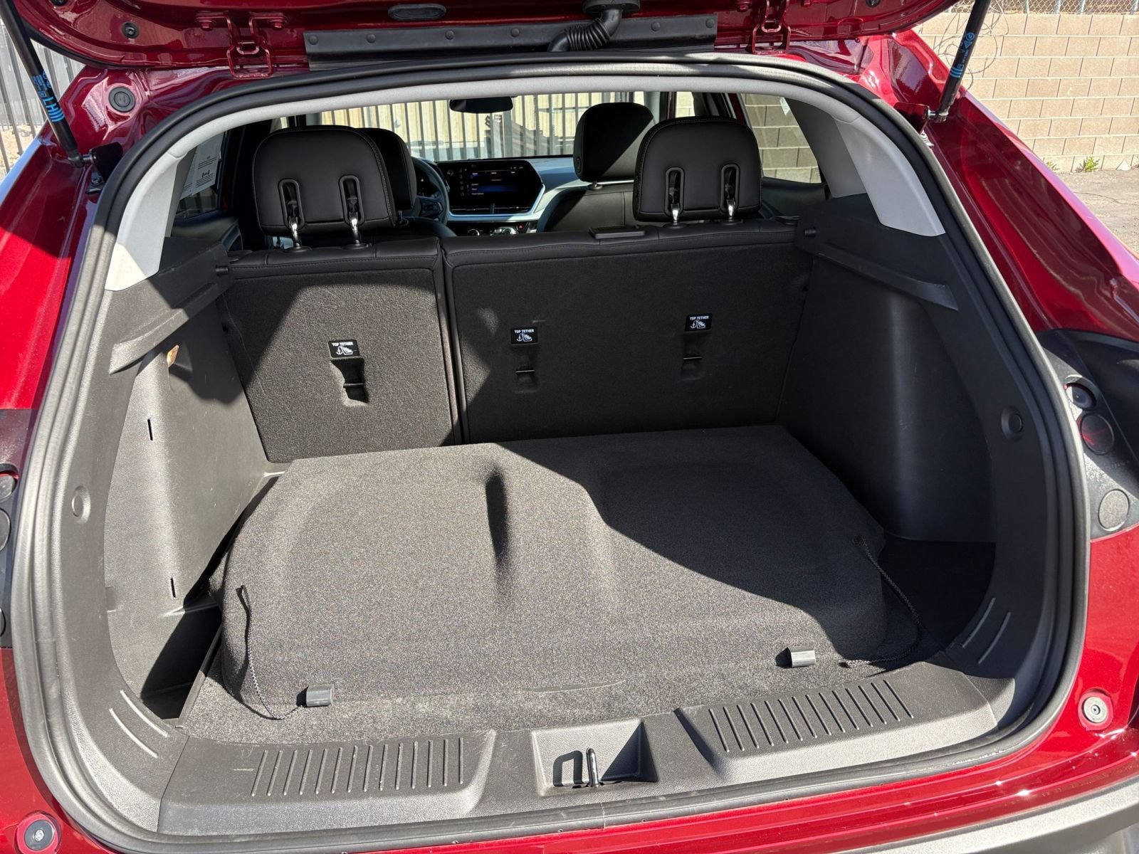 Used 2025 Chevrolet Trax LT FWD image 30