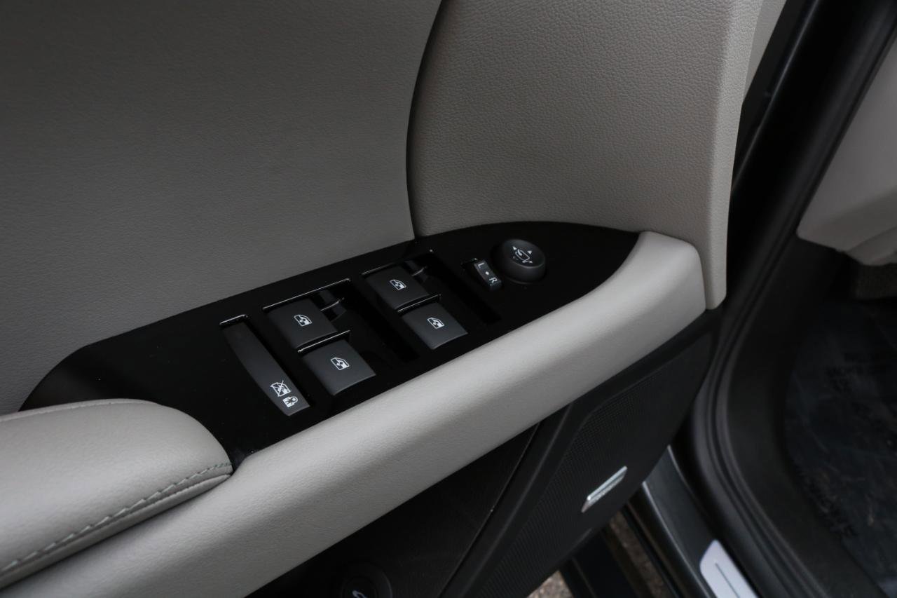Used 2016 Cadillac XTS Luxury w/ Driver Awareness Package image 20