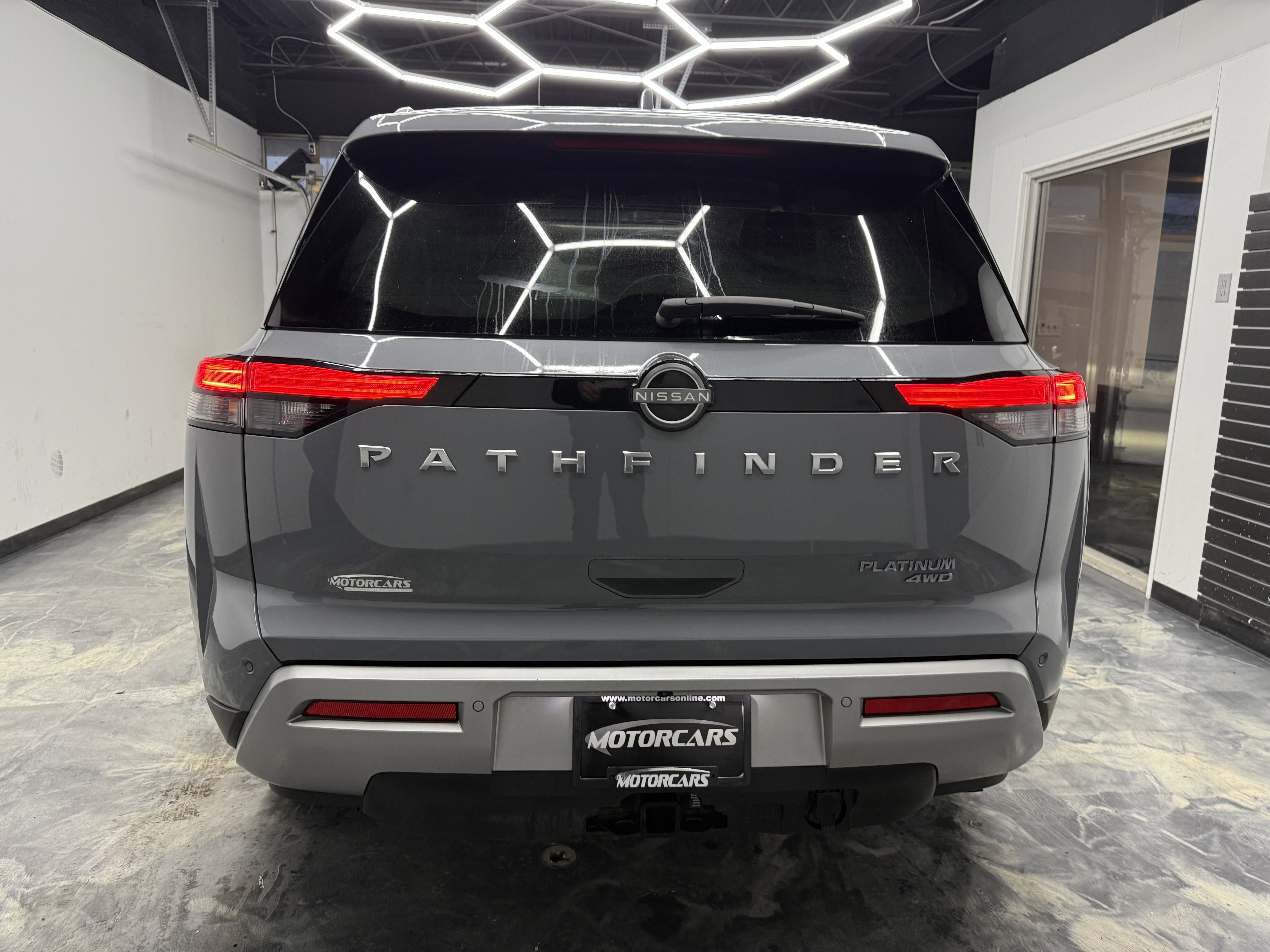 Used 2022 Nissan Pathfinder Platinum image 4