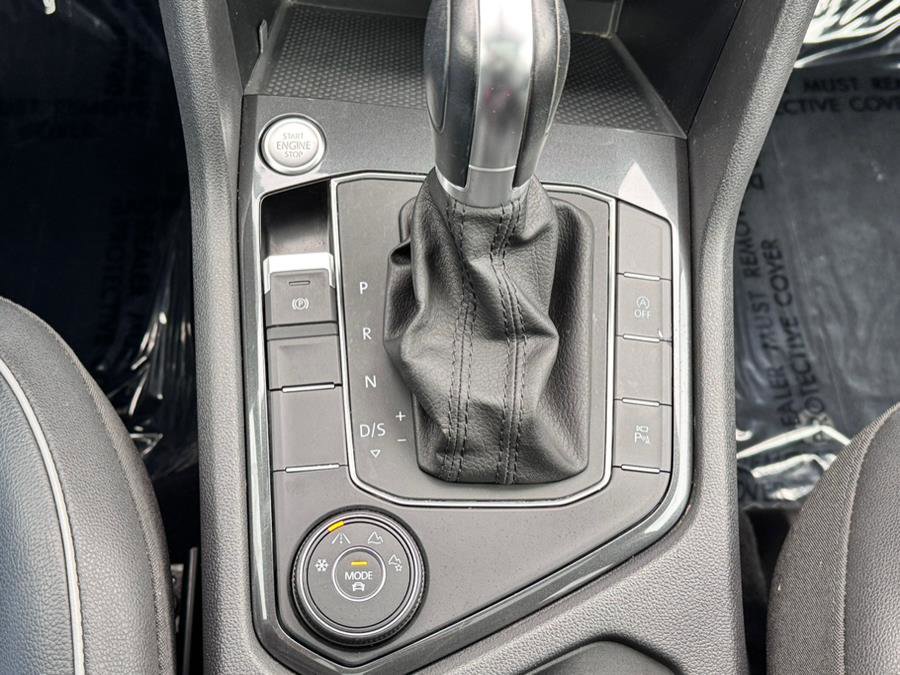 Used 2019 Volkswagen Tiguan SEL Premium image 23