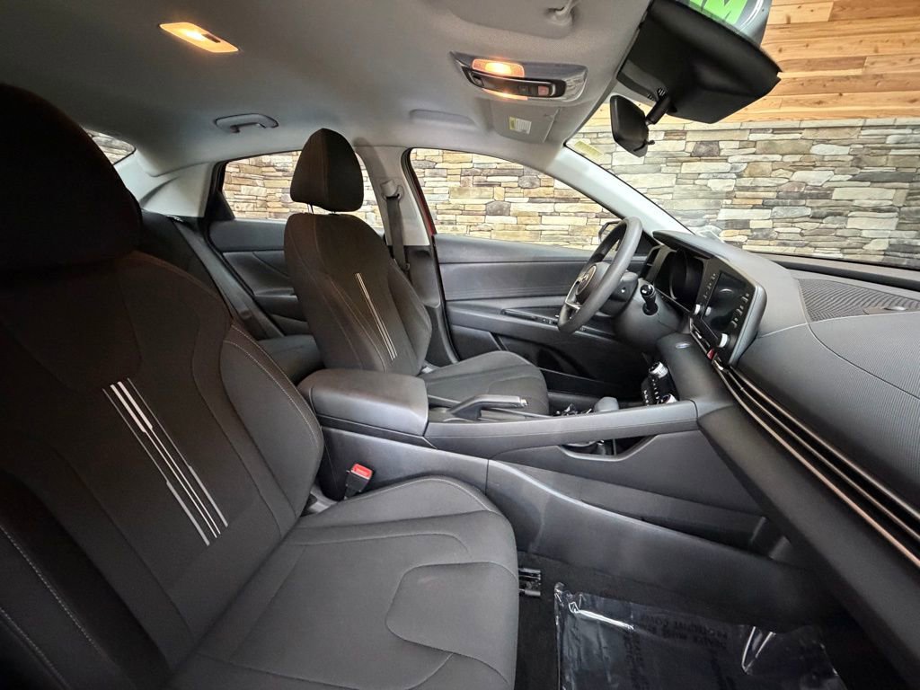 Used 2023 Hyundai Elantra SEL w/ Preferred Accessory Package image 14