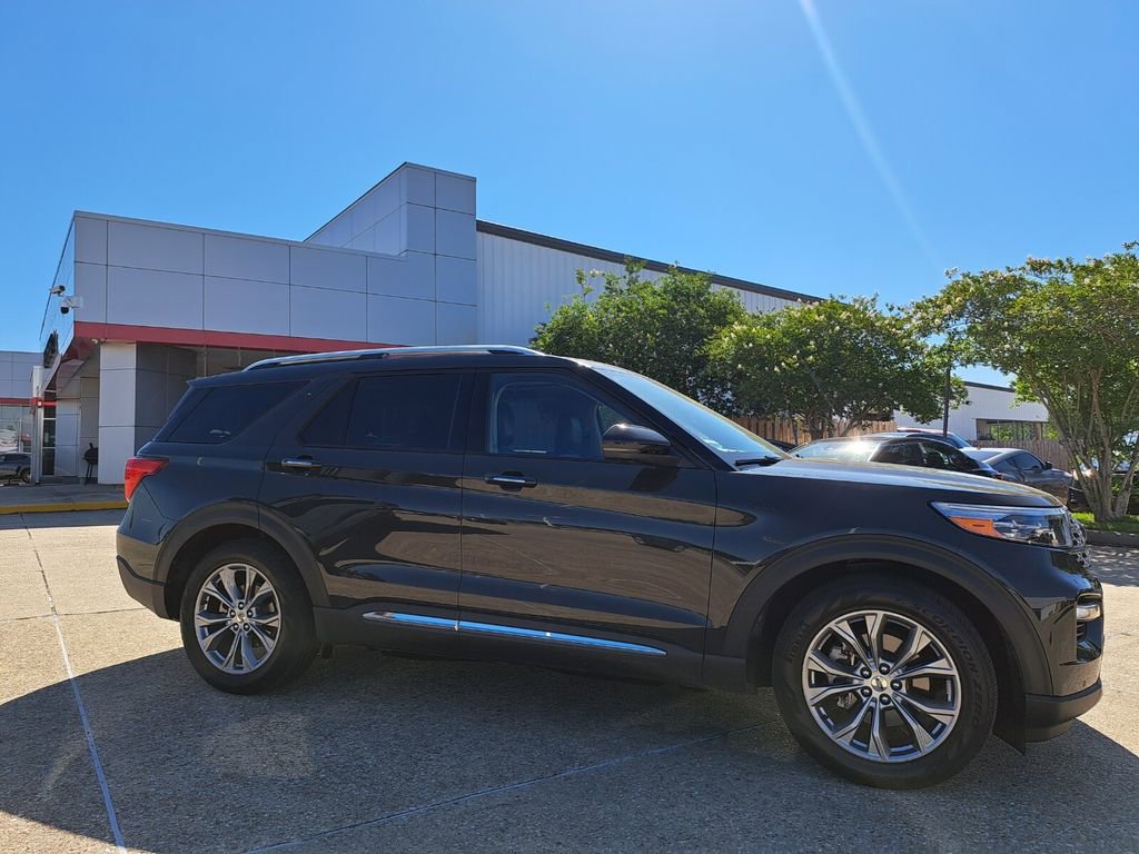 Used 2022 Ford Explorer Limited w/ Equipment Group 301A RWD image 3