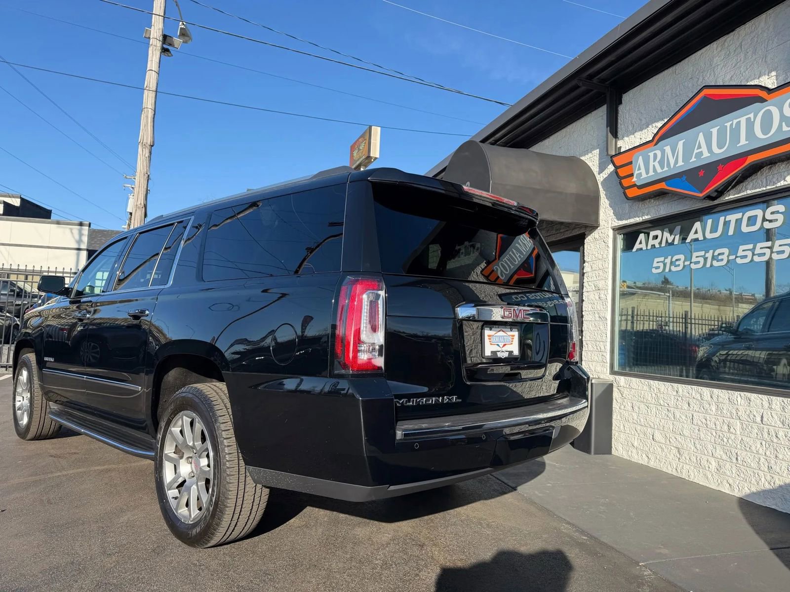 Used 2018 GMC Yukon XL Denali w/ Open Road Package image 10