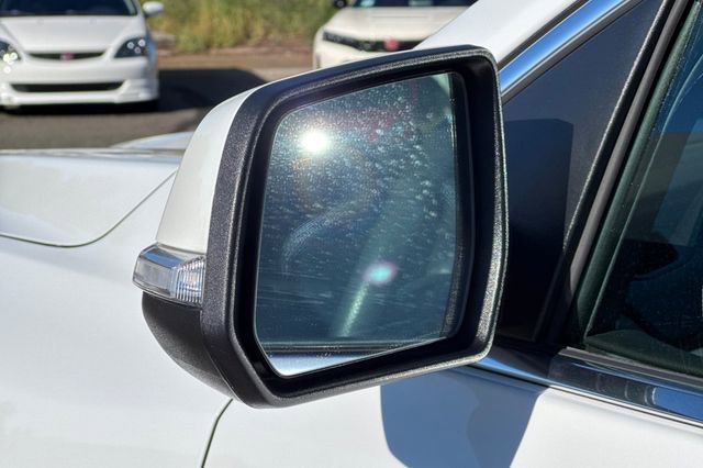 Used 2023 GMC Acadia SLE image 55