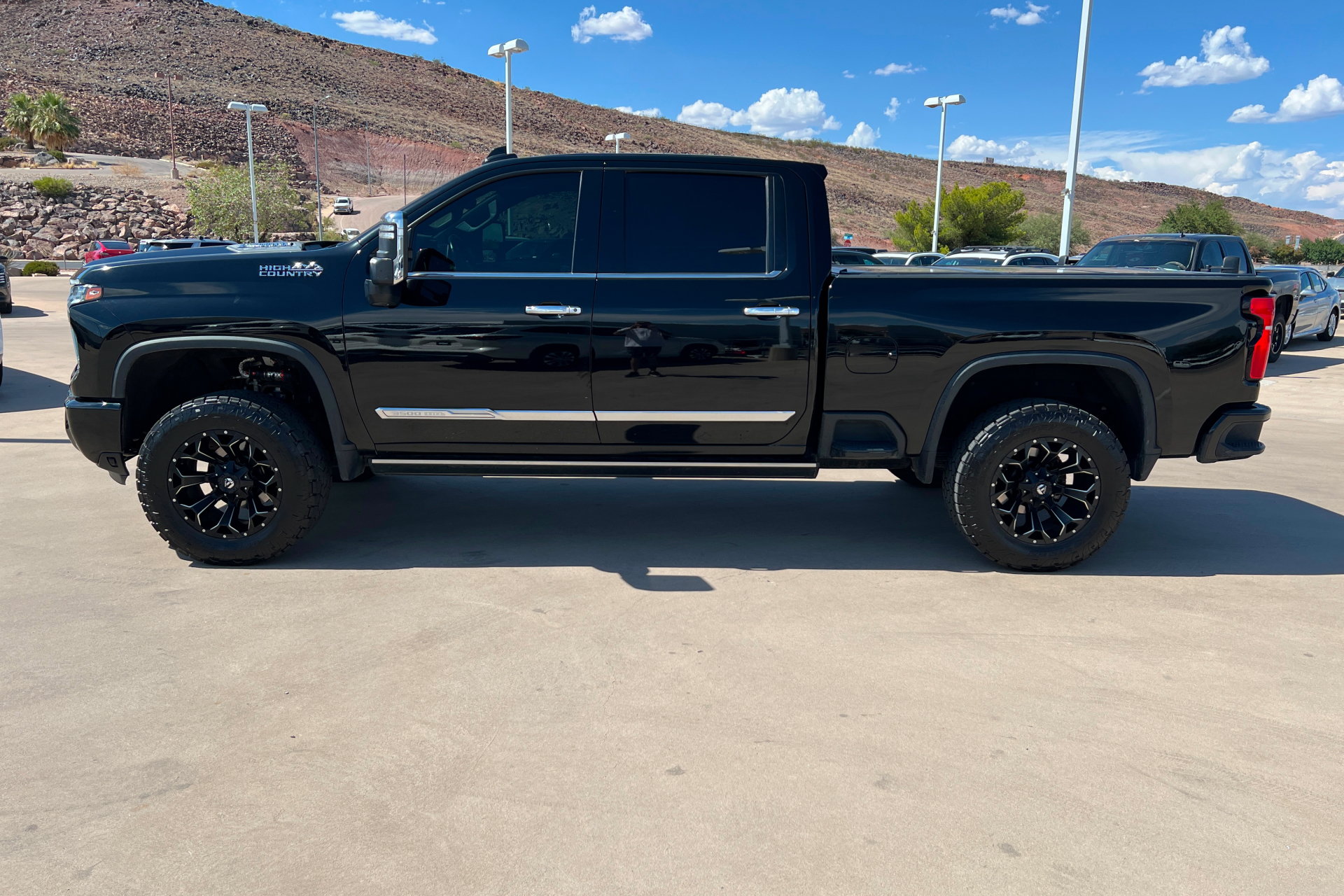 Used 2024 Chevrolet Silverado 3500 High Country w/ High Country Premium Package AWD/4WD image 2