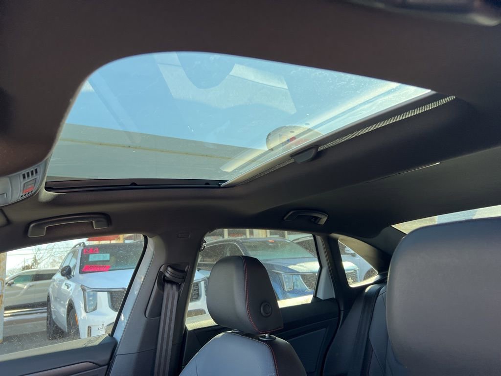 Used 2025 Volkswagen Jetta GLI Autobahn image 8