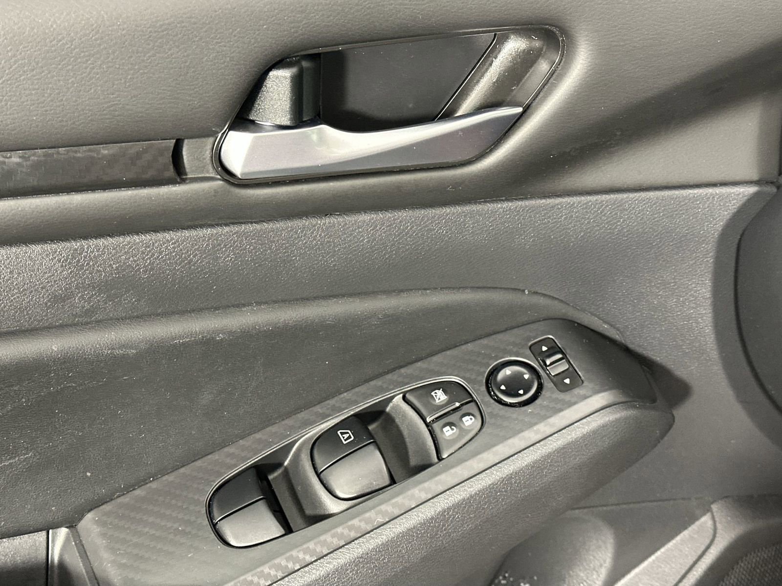 Certified 2025 Nissan Altima 2.5 SV image 13