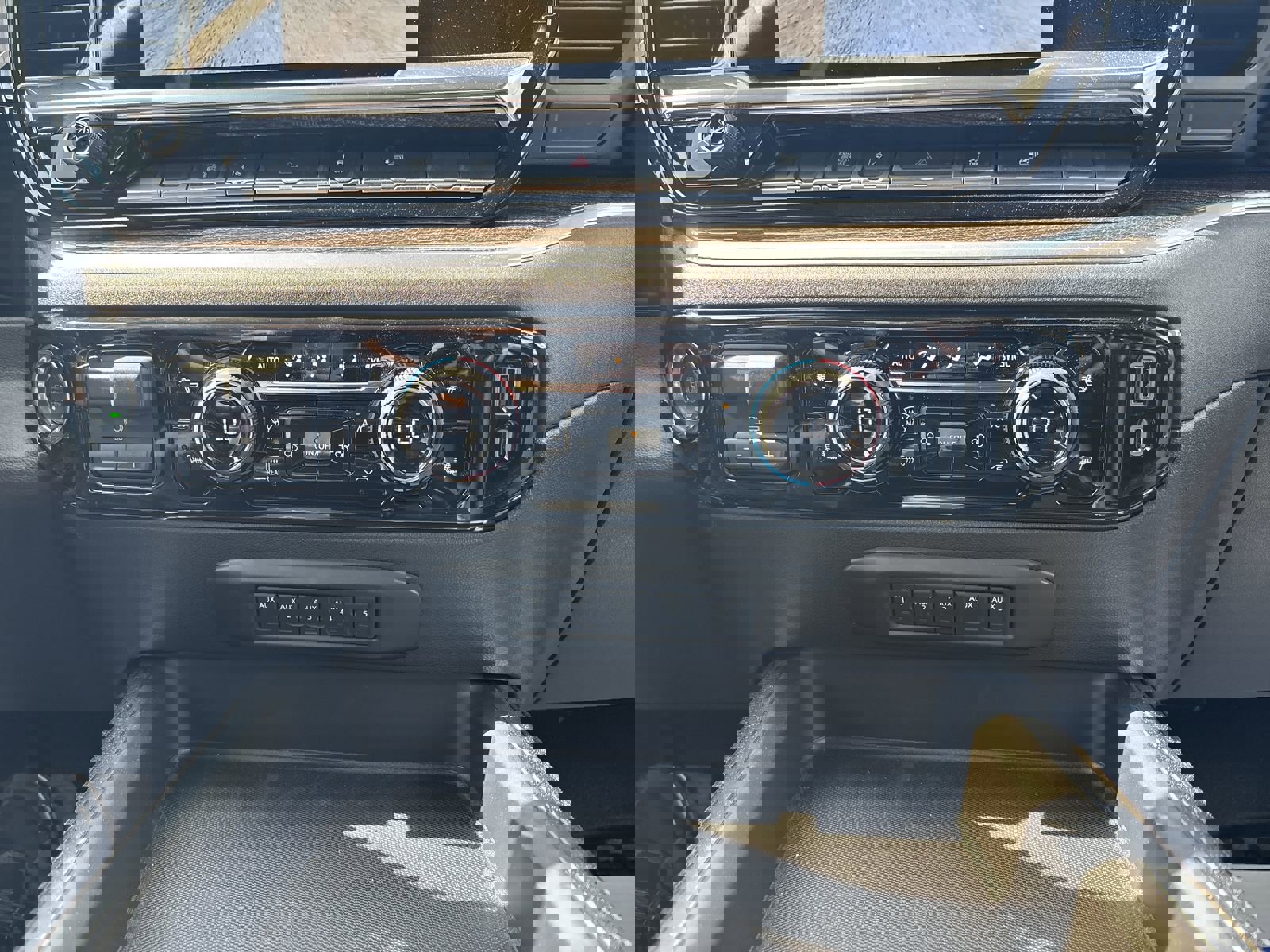 New 2026 Chevrolet Silverado 3500 LT w/ Convenience Package image 21