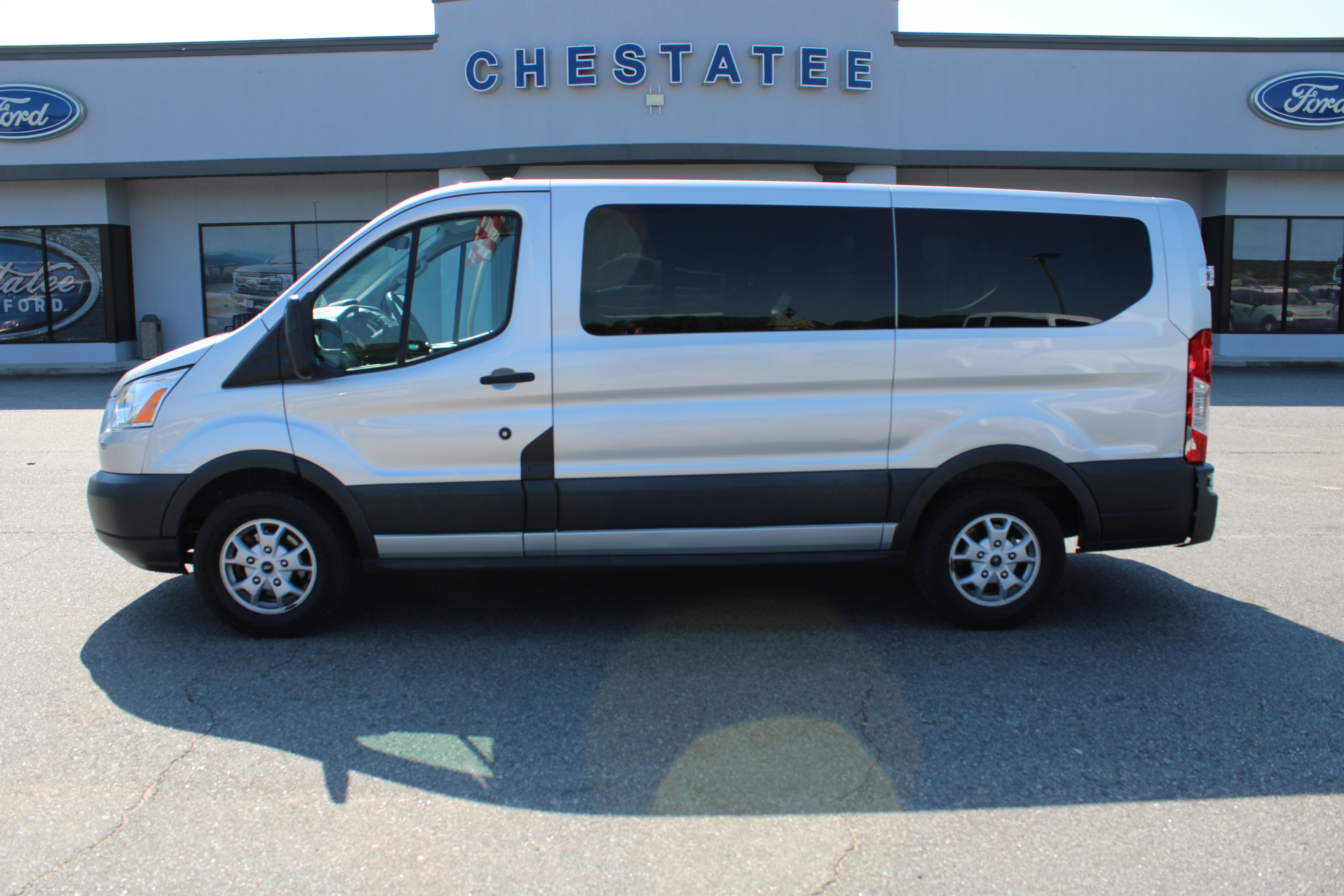 Used 2016 Ford Transit 150 XLT RWD image 1