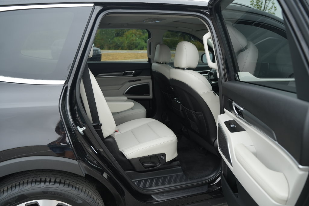 Used 2021 Kia Telluride S AWD/4WD image 23