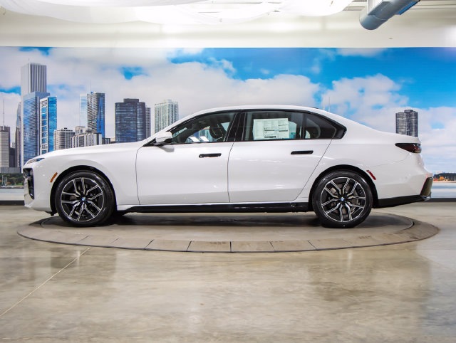 Used 2026 BMW 740i xDrive AWD/4WD image 6
