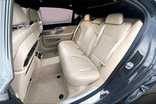 Used 2020 BMW 750i xDrive w/ Executive Package AWD/4WD image 22