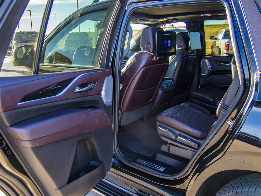 Used 2023 Cadillac Escalade Sport Platinum w/ LPO, ONYX Package image 29