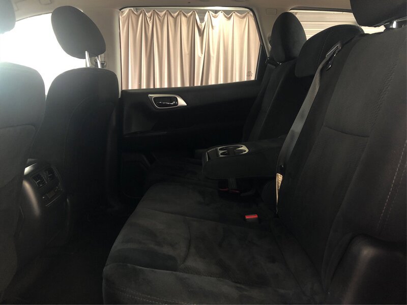 Used 2016 Nissan Pathfinder SV w/ SV Cold Weather Package AWD/4WD image 10