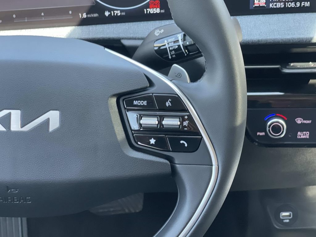 Used 2024 Kia EV6 Light RWD image 11