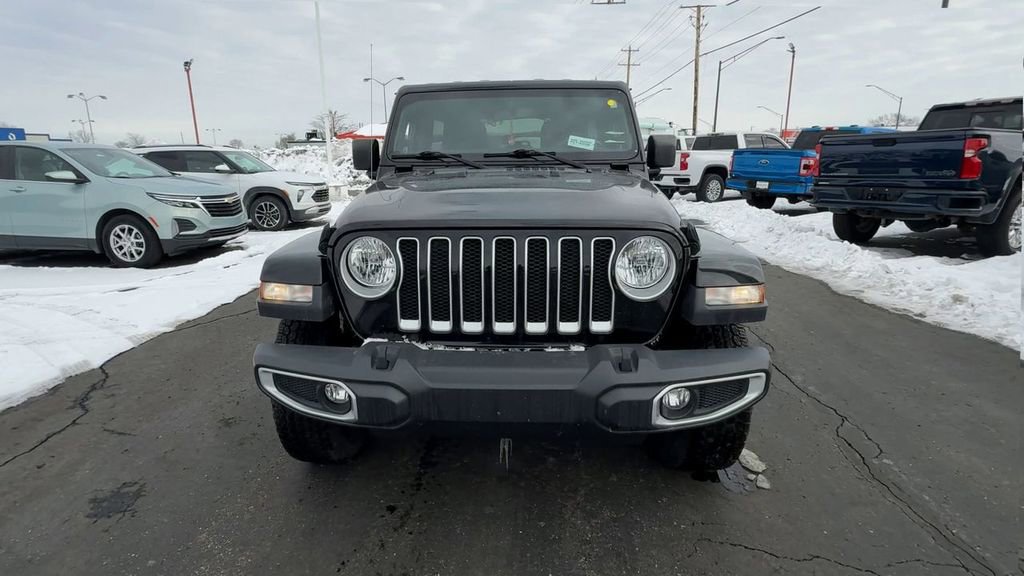 Used 2022 Jeep Wrangler Unlimited Sahara image 3