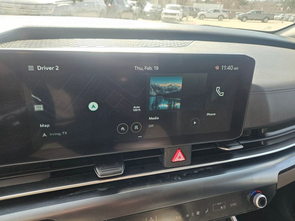 Used 2025 Kia Carnival image 21