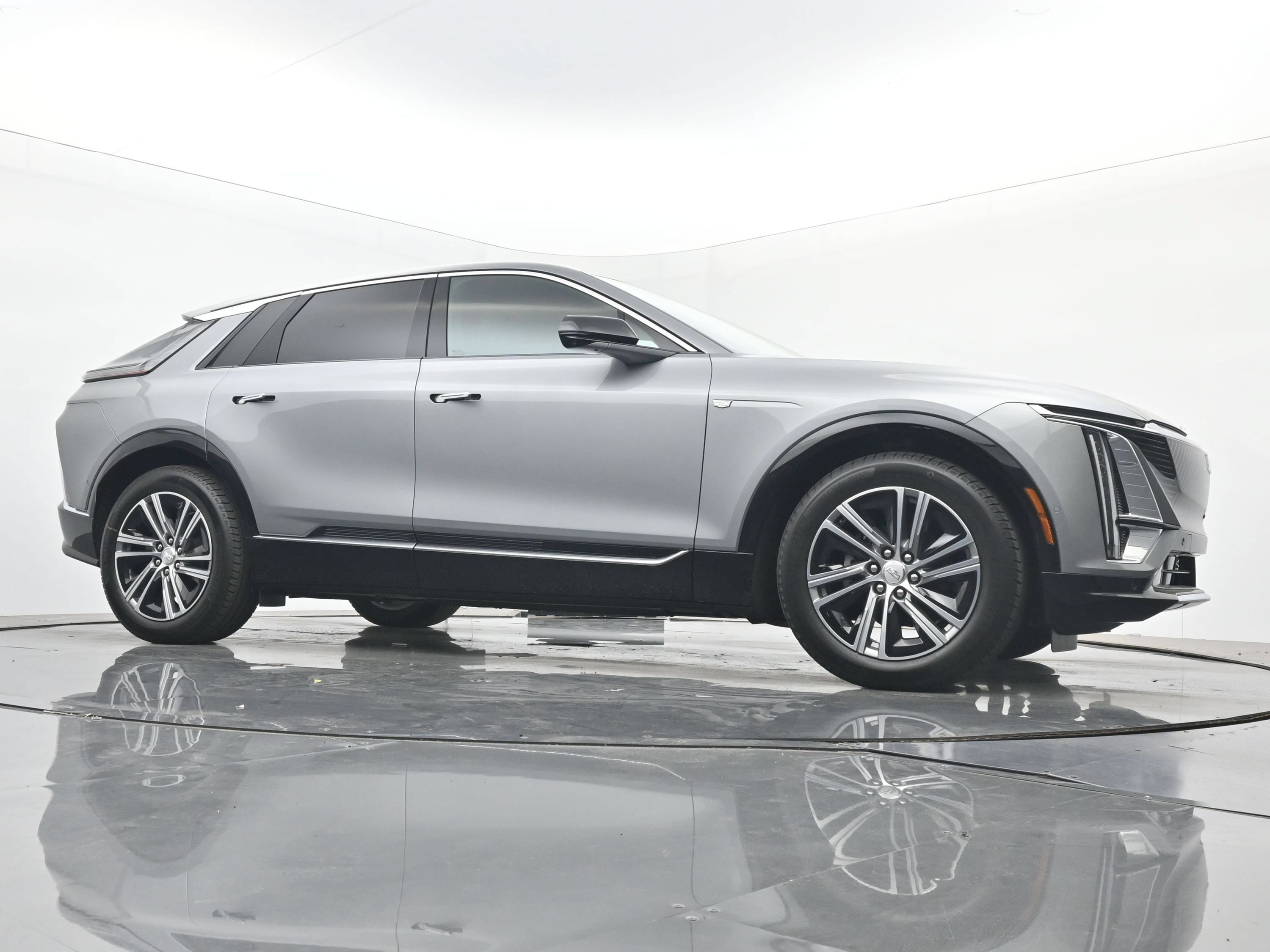 New 2026 Cadillac Lyriq Luxury AWD/4WD image 21