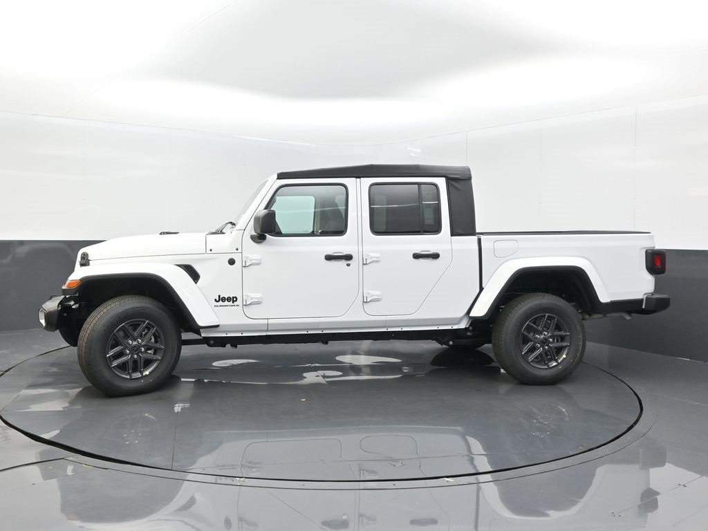 New 2025 Jeep Gladiator Sport image 4