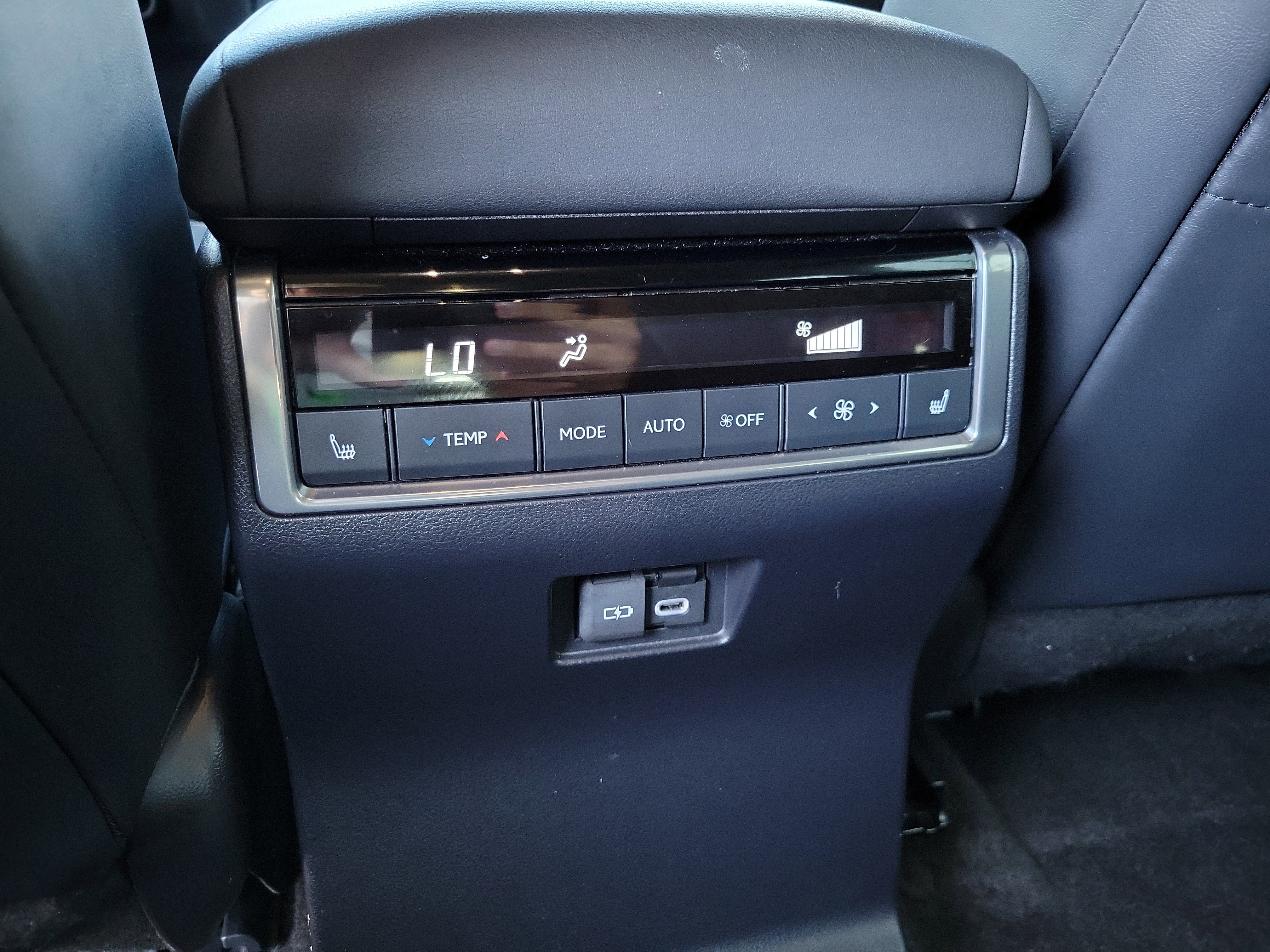 Used 2024 Lexus GX 550 w/ Accessory Package (Z1) AWD/4WD image 15