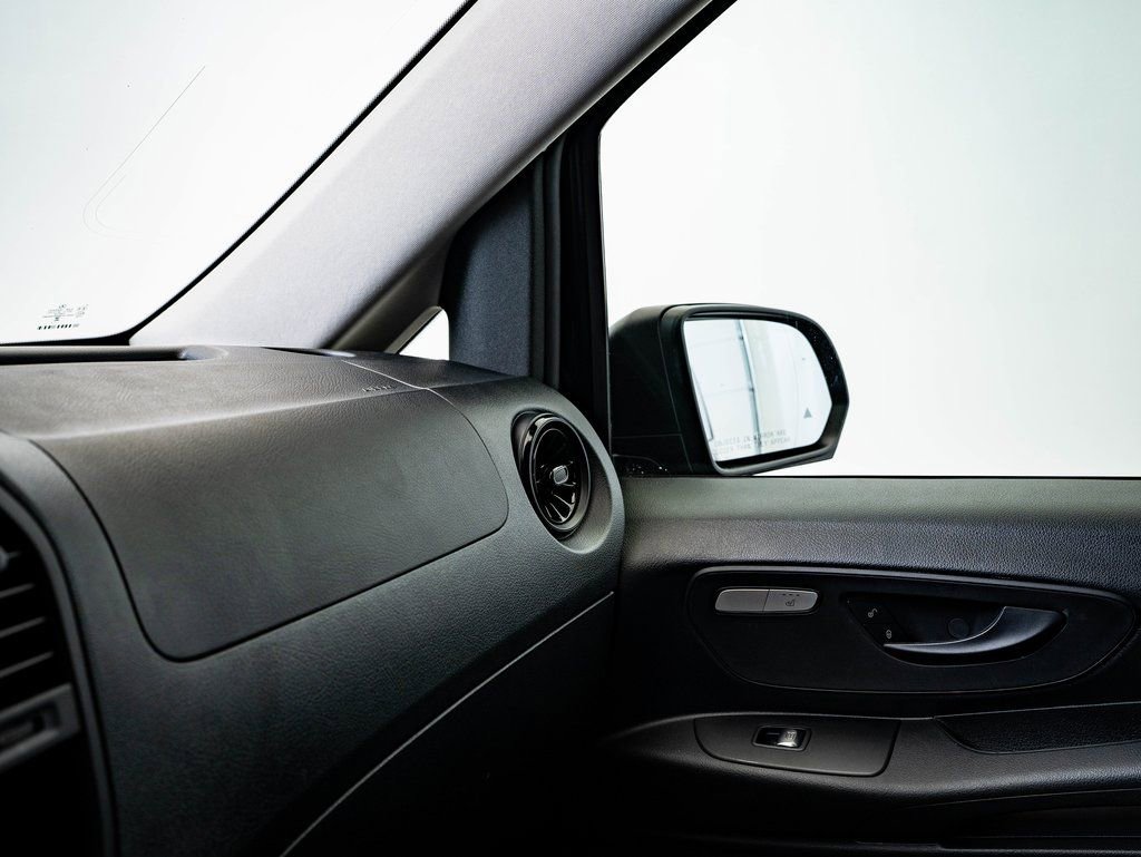 Used 2023 Mercedes-Benz Metris Passenger image 31