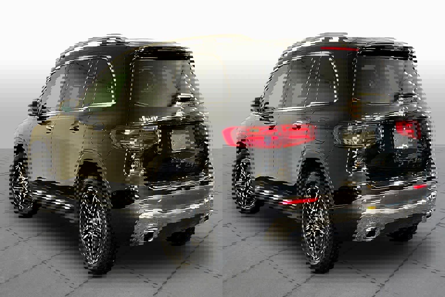 New 2026 Mercedes-Benz GLB 250 4MATIC image 3