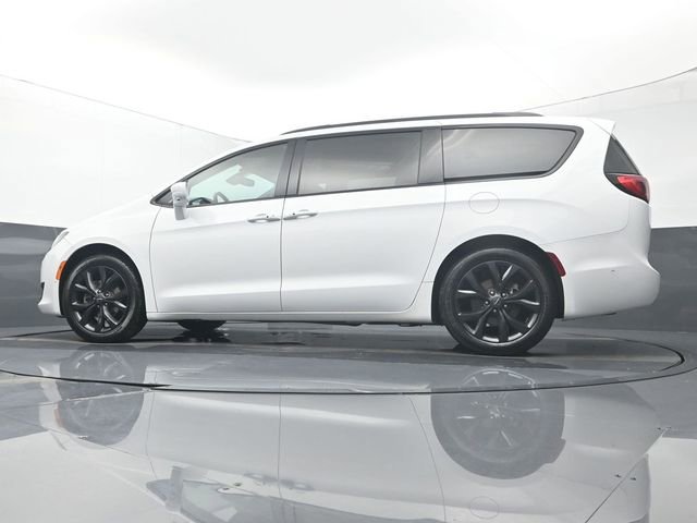 Used 2019 Chrysler Pacifica Touring-L w/ Advanced Safetytec Group image 9