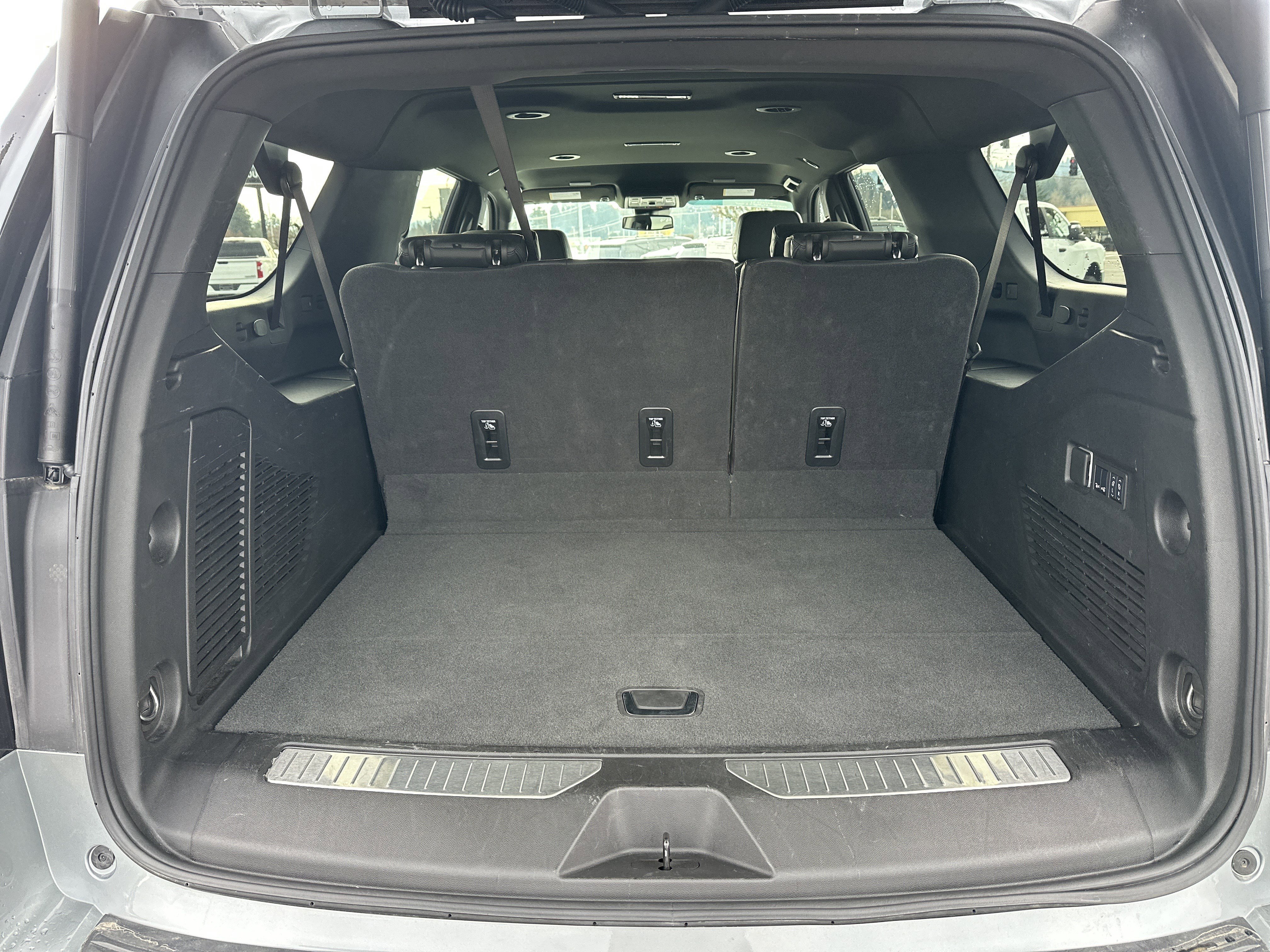 Certified 2025 GMC Yukon XL Denali image 5