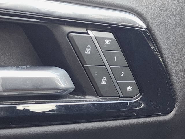 Used 2025 Chevrolet Suburban LT AWD/4WD image 31