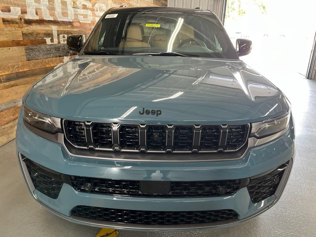 New 2026 Jeep Grand Cherokee Summit w/ Obsidian Package AWD/4WD image 8