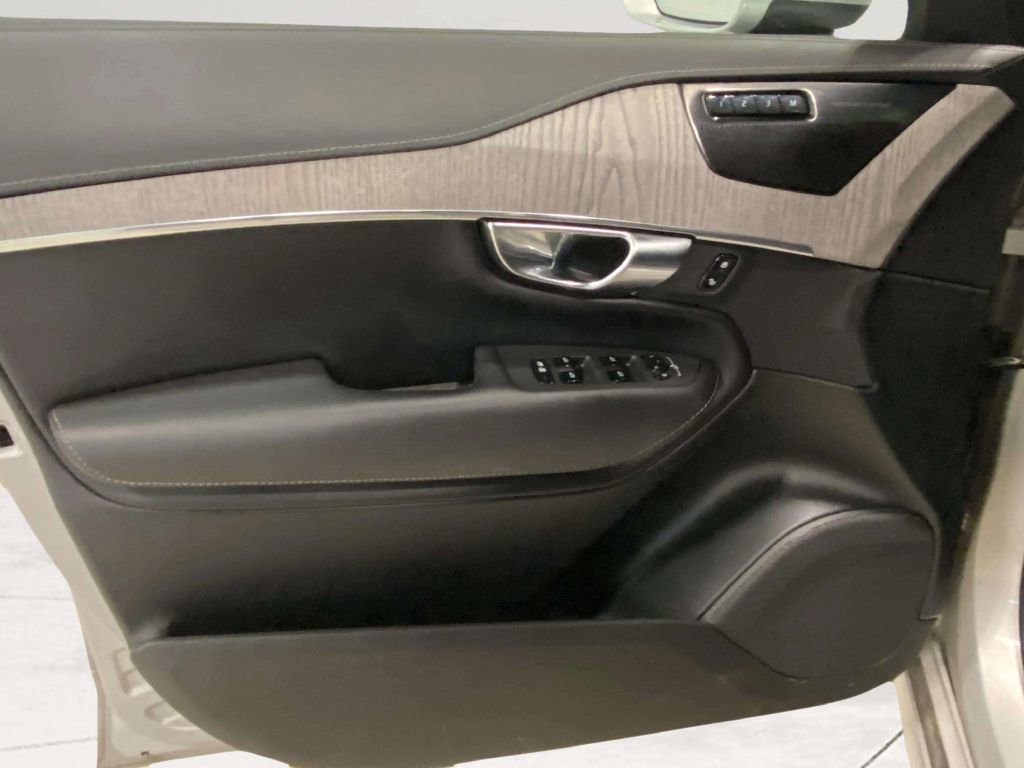 Used 2023 Volvo XC90 B6 Ultimate image 17