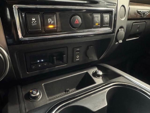 Used 2018 Nissan Titan Platinum Reserve AWD/4WD image 24