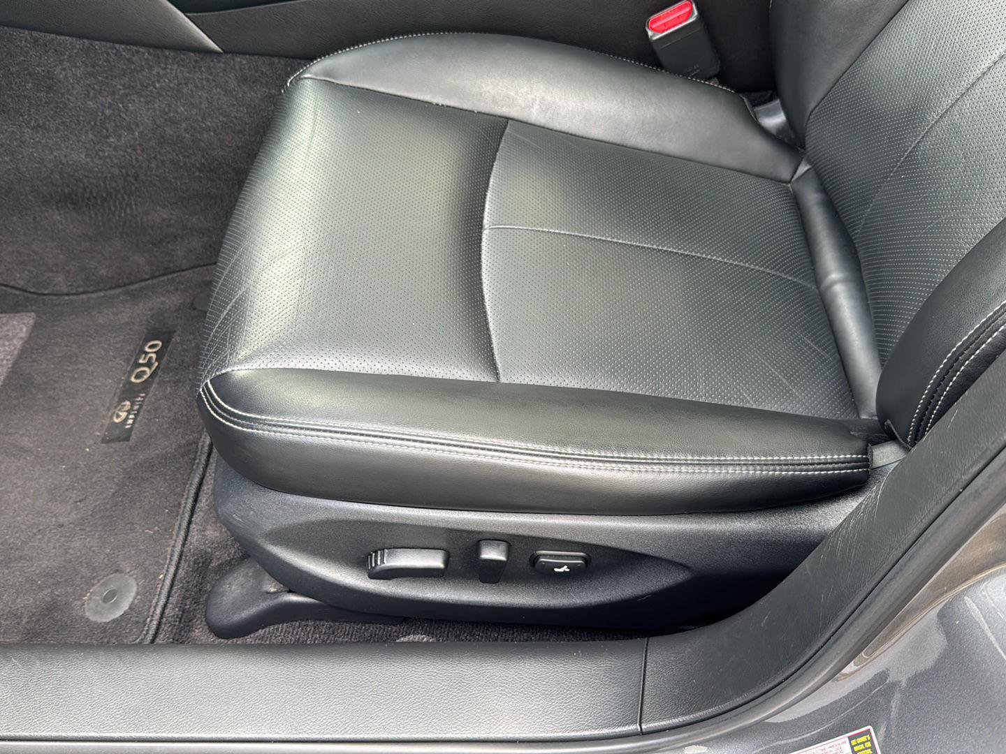 Used 2022 INFINITI Q50 Luxe w/ Cargo Package image 28