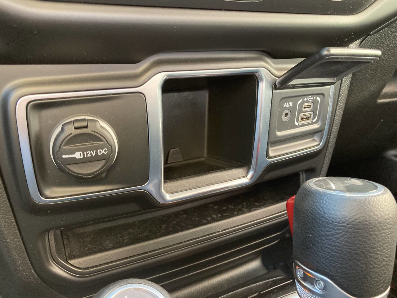 Used 2021 Jeep Wrangler Sport image 21