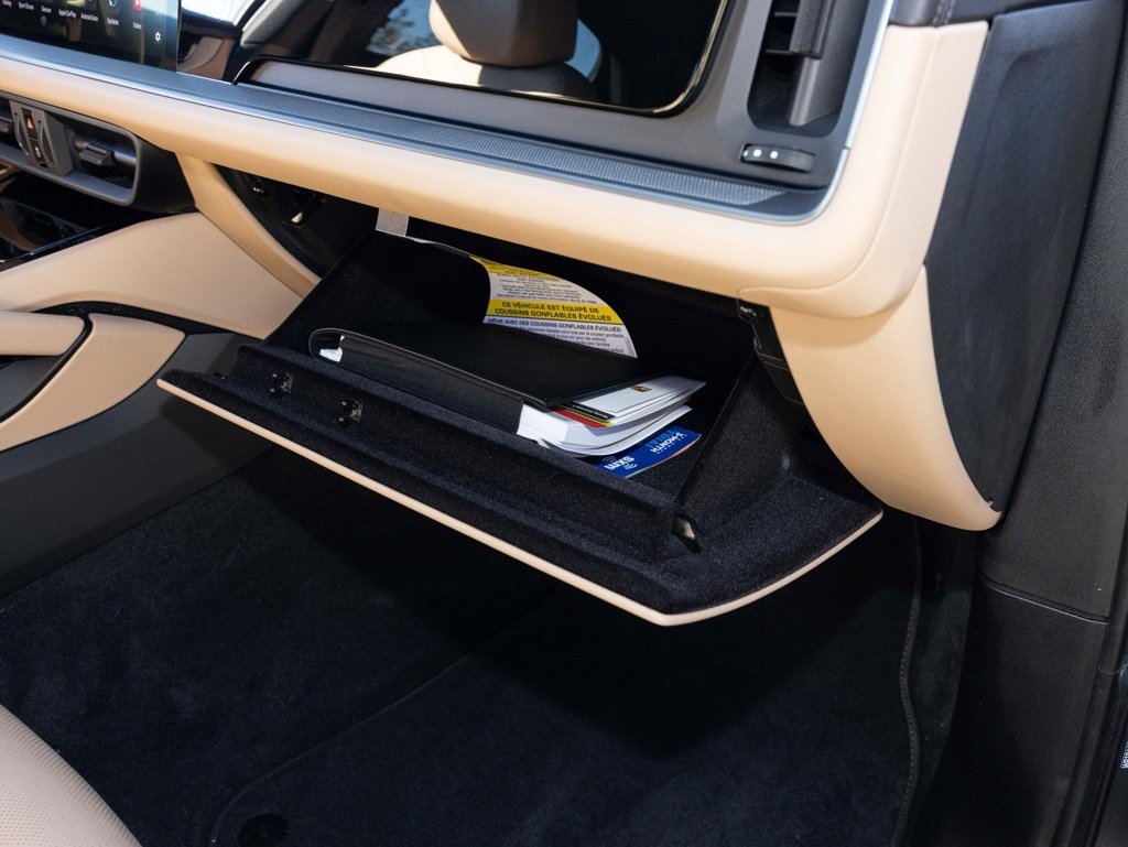 Used 2024 Porsche Cayenne Coupe image 66