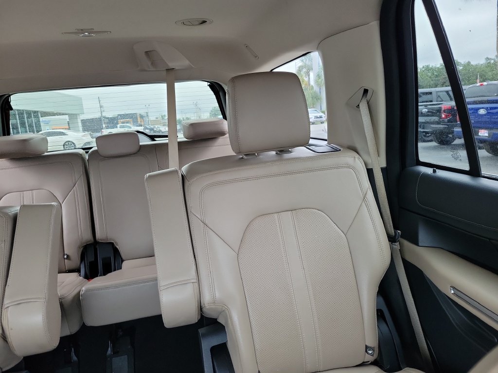 Used 2024 Ford Expedition Limited RWD image 18