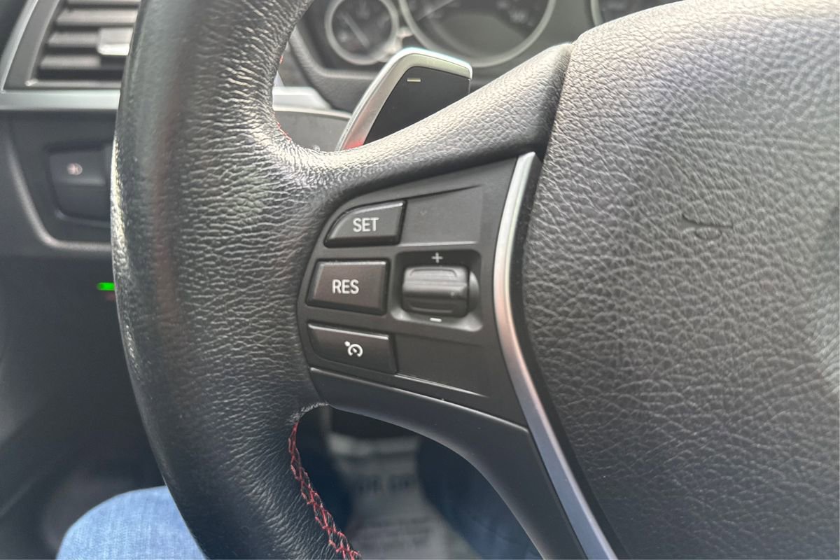 Used 2018 BMW 330i Gran Turismo xDrive image 34