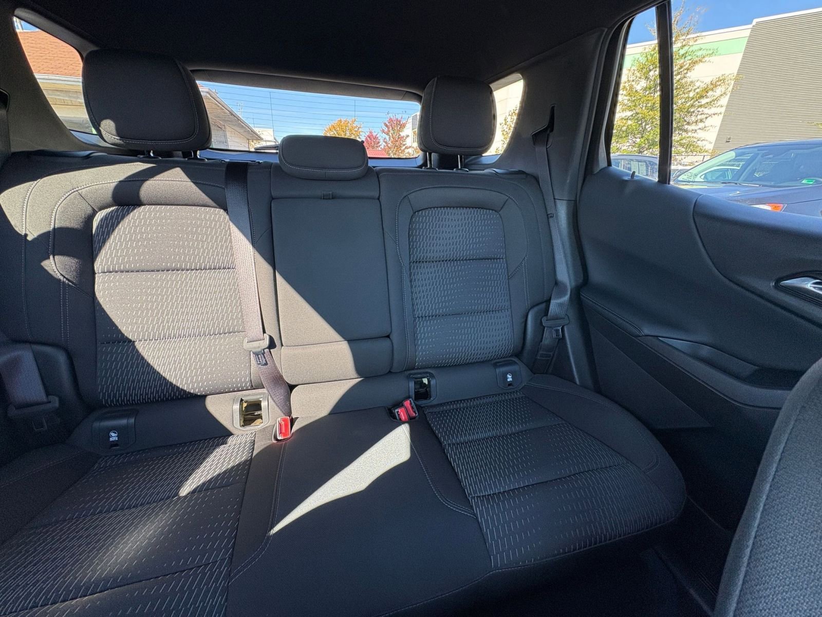 Used 2025 Chevrolet Equinox LT image 36