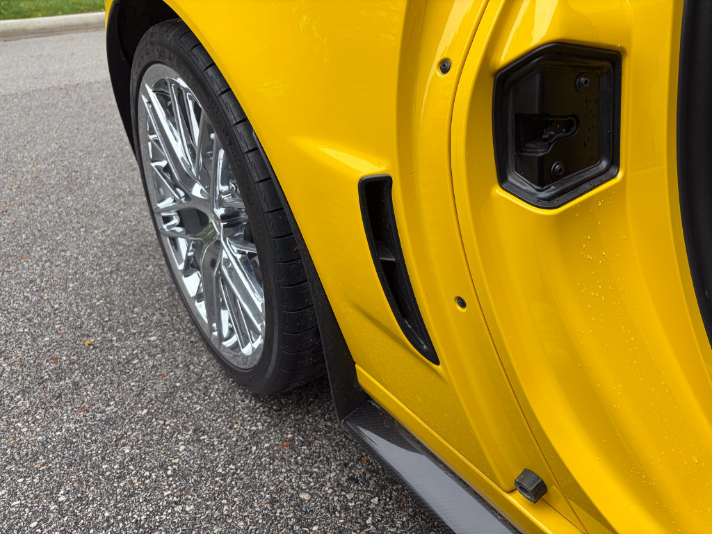 Used 2010 Chevrolet Corvette ZR1 w/ Preferred Equipment Group RWD image 29