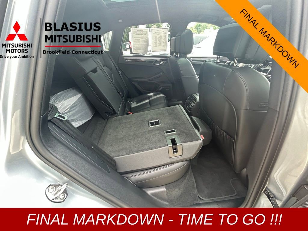 Used 2022 Porsche Macan image 41