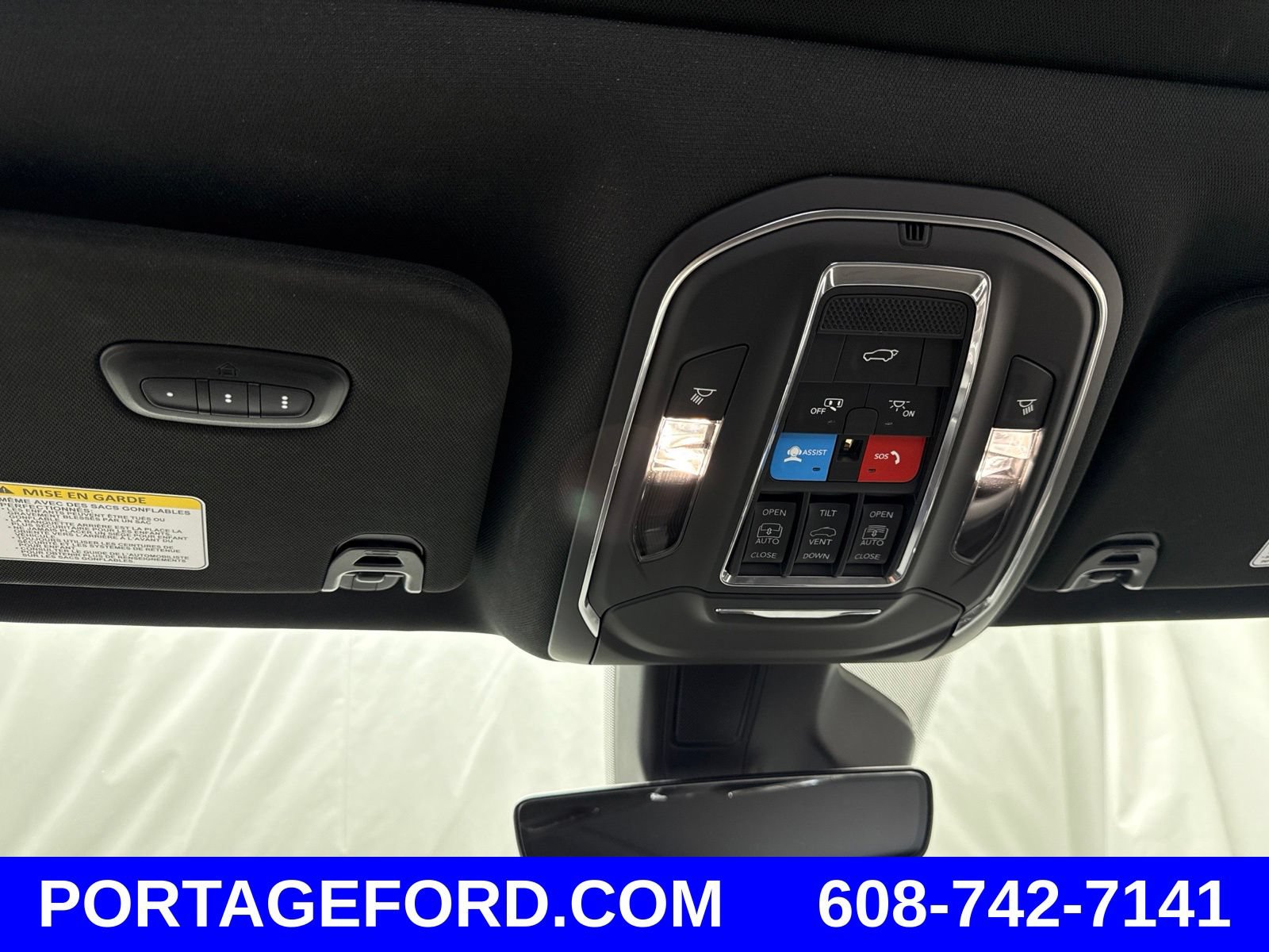 Used 2024 Jeep Wagoneer Series II w/ Convenience Group I AWD/4WD image 29