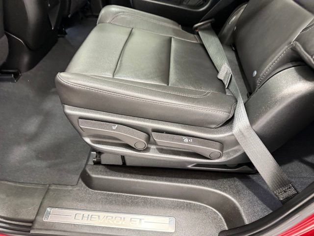 Used 2023 Chevrolet Suburban Z71 w/ Z71 Off-Road Package AWD/4WD image 23