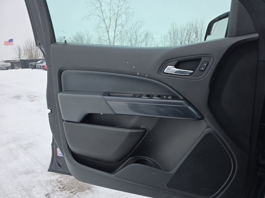Used 2022 Chevrolet Colorado Z71 w/ Z71 Midnight Edition image 24