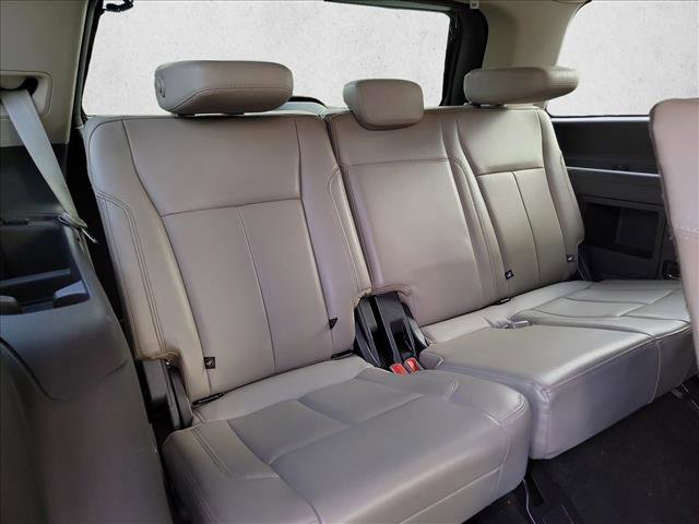 Used 2019 Ford Expedition XLT w/ Equipment Group 202A RWD image 17