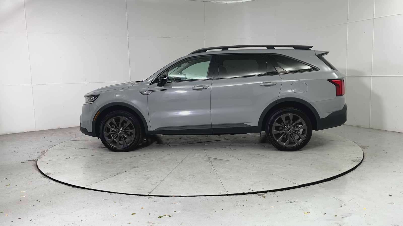 Used 2023 Kia Sorento SX Prestige image 5