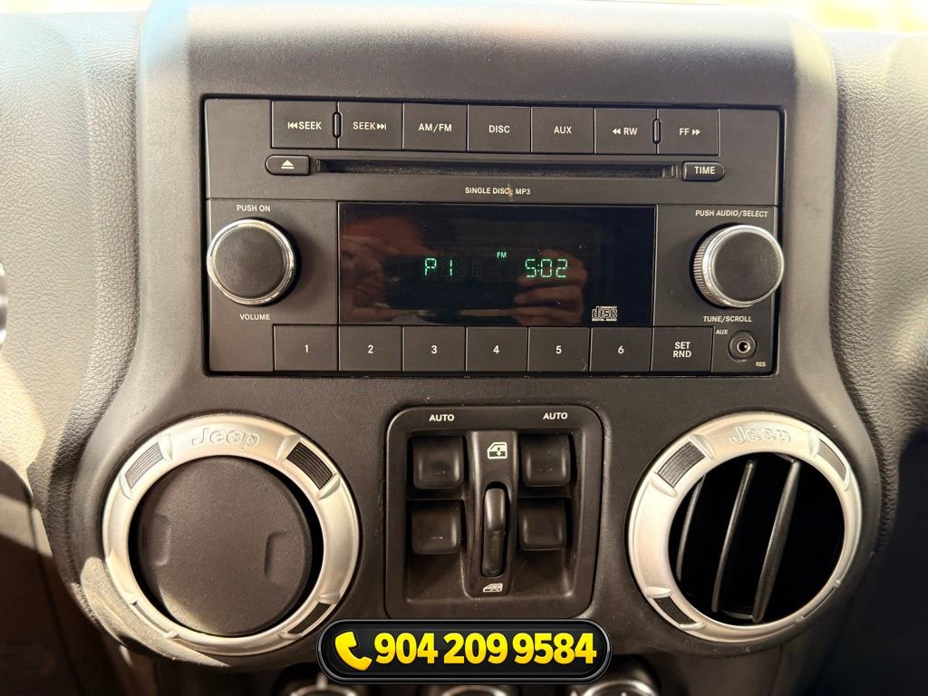 Used 2015 Jeep Wrangler Unlimited Rubicon w/ Dual Top Group AWD/4WD image 17
