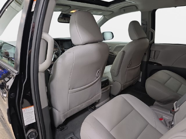 Certified 2020 Toyota Sienna XLE w/ XLE Navigation Package FWD image 10